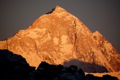 Gokyo Ri 07-1 Makalu Close Up From Gokyo Ri At Sunset